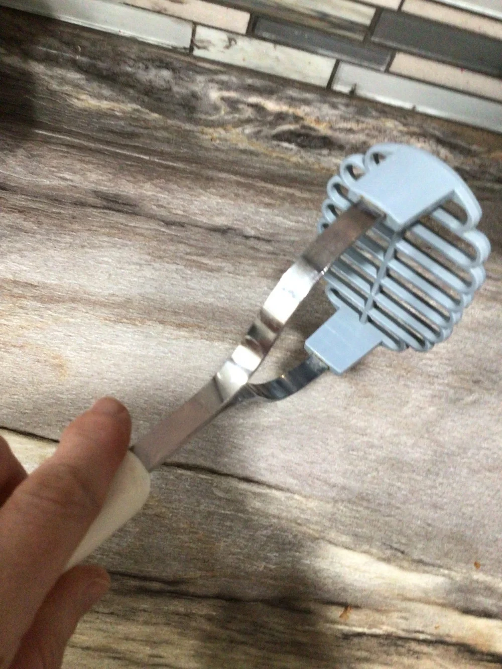 Vintage Bonny USA Potato Masher Blue Plastic Grid White Handle 10.5”